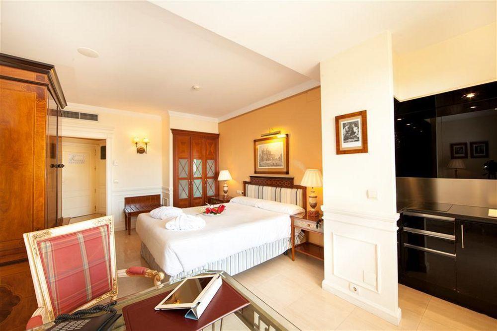 Apartamentos Guadalpin Boutique Марбеля Екстериор снимка