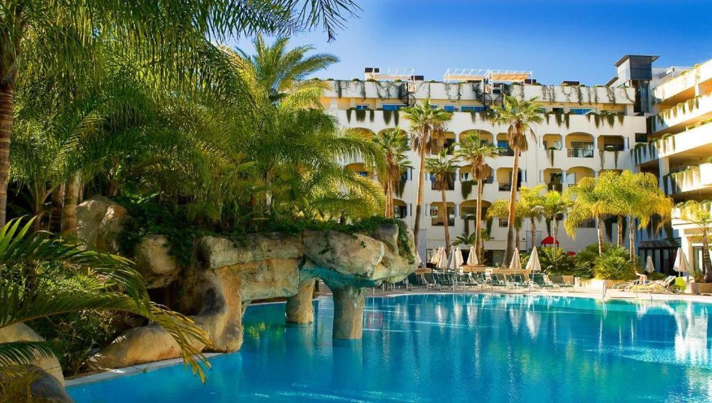 Apartamentos Guadalpin Boutique Марбеля Екстериор снимка