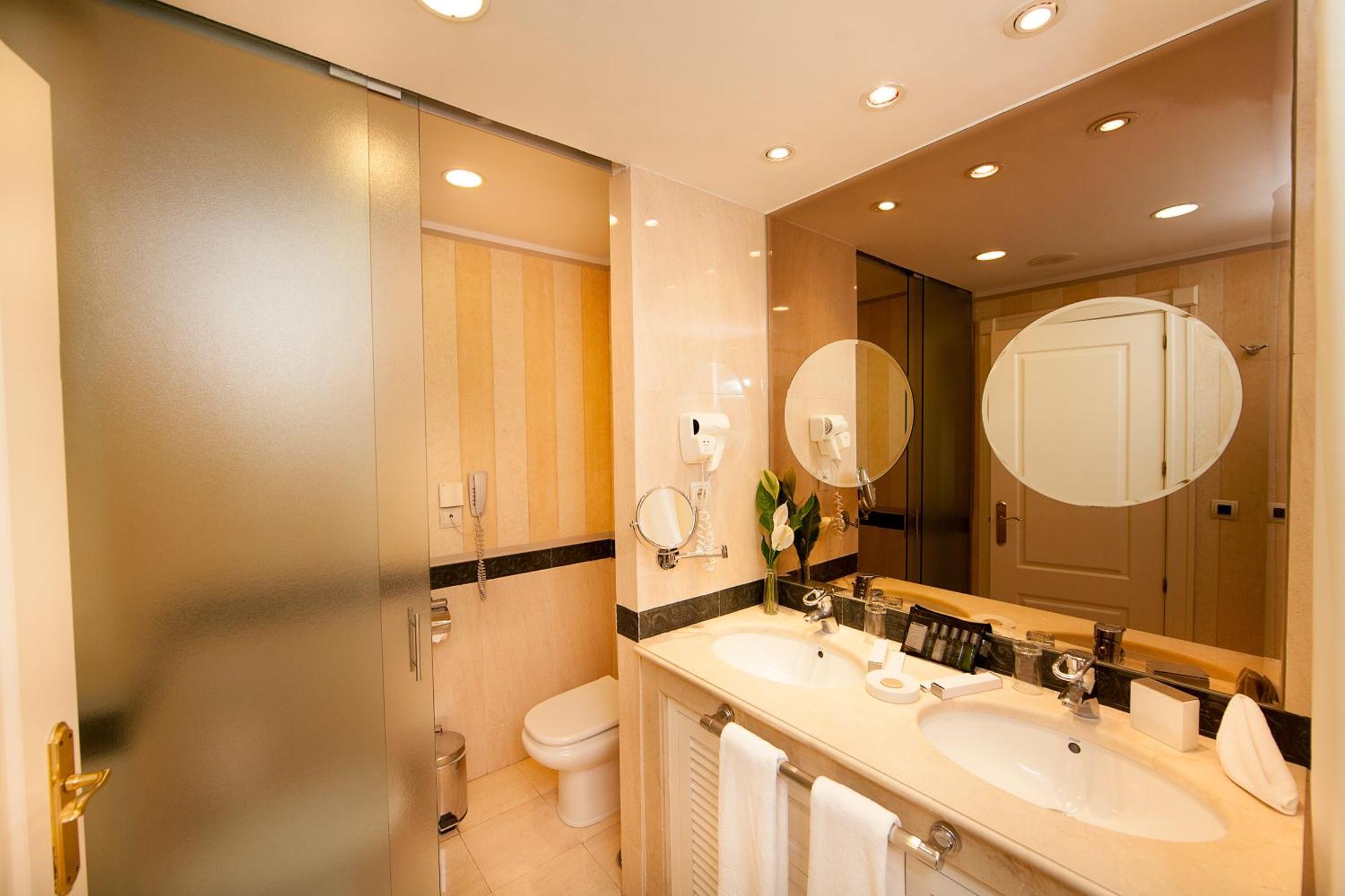 Apartamentos Guadalpin Boutique Марбеля Екстериор снимка
