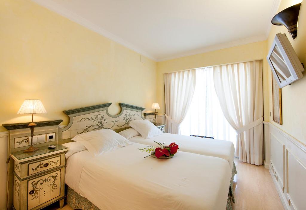 Apartamentos Guadalpin Boutique Марбеля Стая снимка